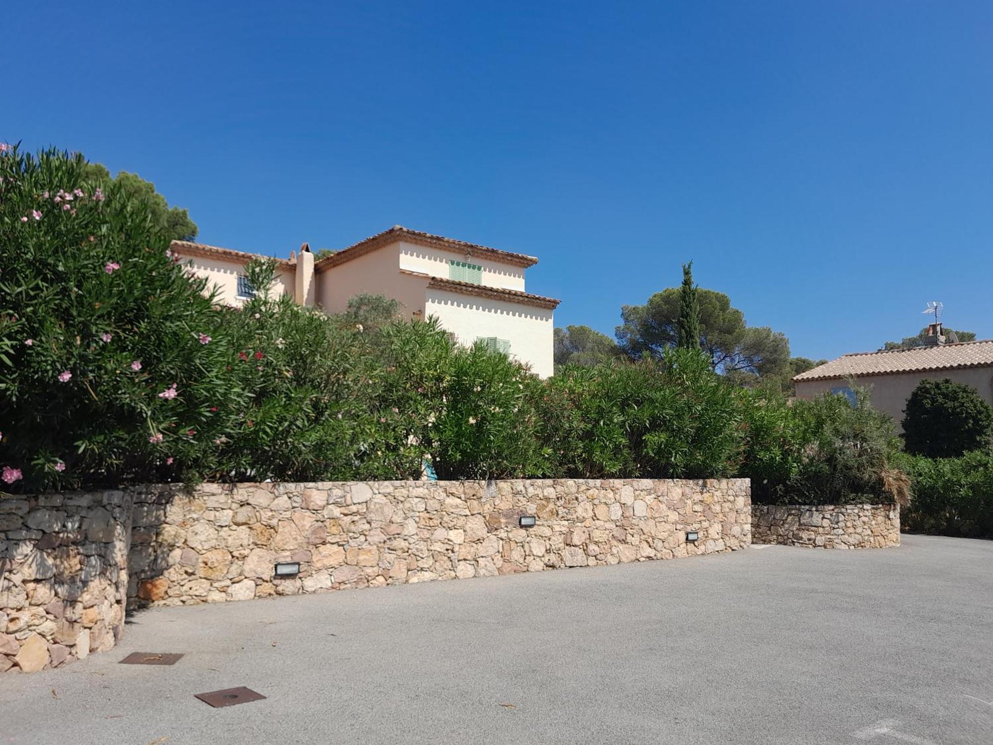 Le Mediterraneo Saint Aygulf Bagian luar foto
